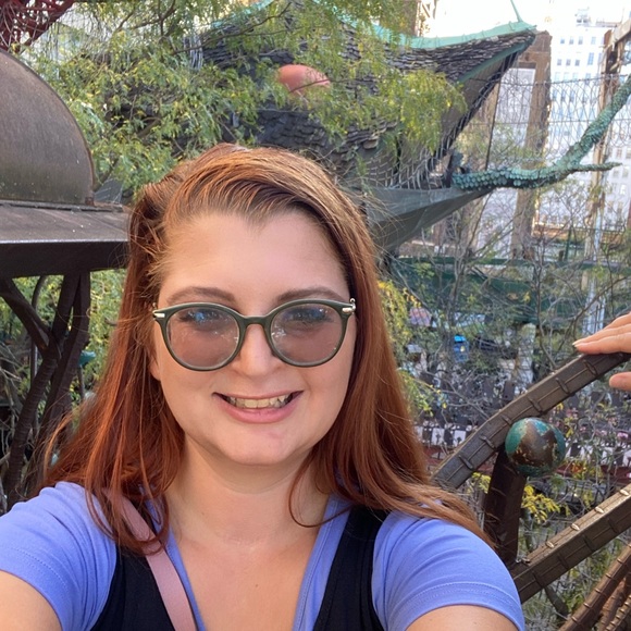 Meet your Posher, Haley - Picture 1 of 1